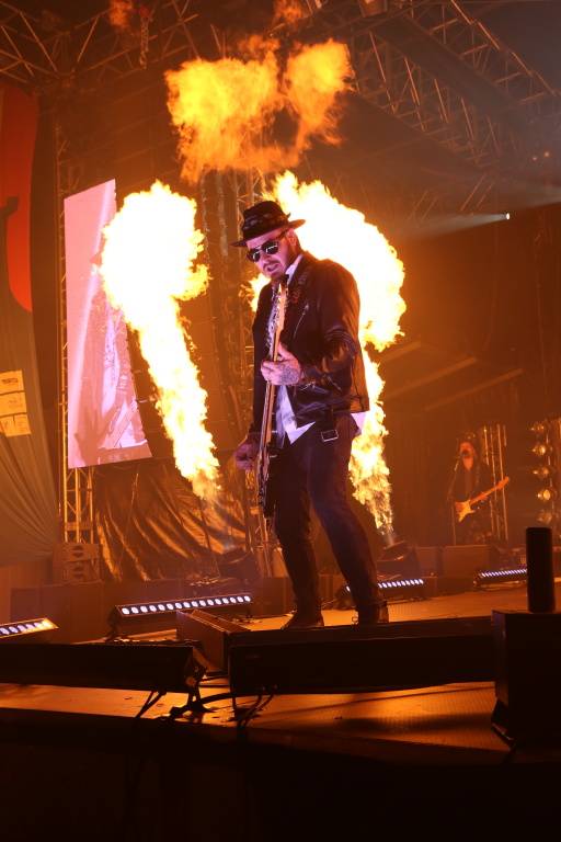 Hrady CZ v Rožmberku nad Vltavou poznamenala bouřka. Zahráli Divokej Bill, UDG i Tomáš Klus