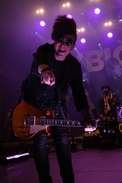 Hrady CZ v Rožmberku nad Vltavou poznamenala bouřka. Zahráli Divokej Bill, UDG i Tomáš Klus