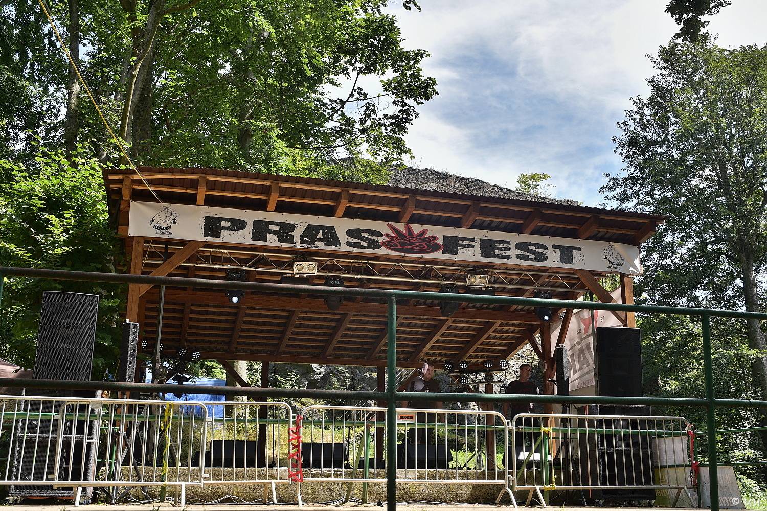 Prasofest přivezl do Vlčtejna Plexis, Záviše nebo Cocotte Minute