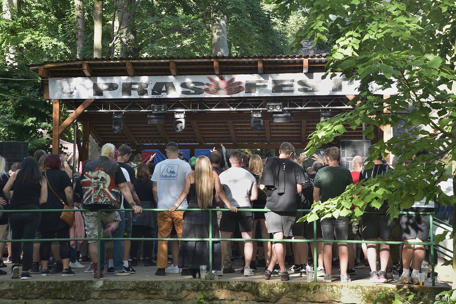 Prasofest přivezl do Vlčtejna Plexis, Záviše nebo Cocotte Minute