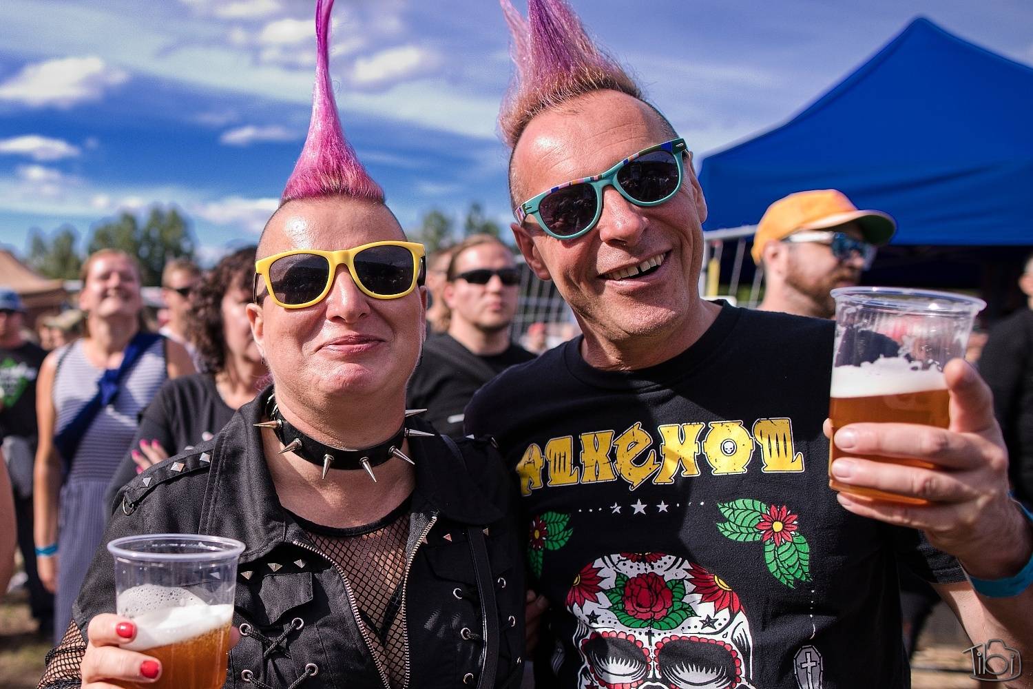 Tři sestry pily rum, pivo a zelenou, na Keltskou noc pozvaly E!E, Wohnout i Dymytry