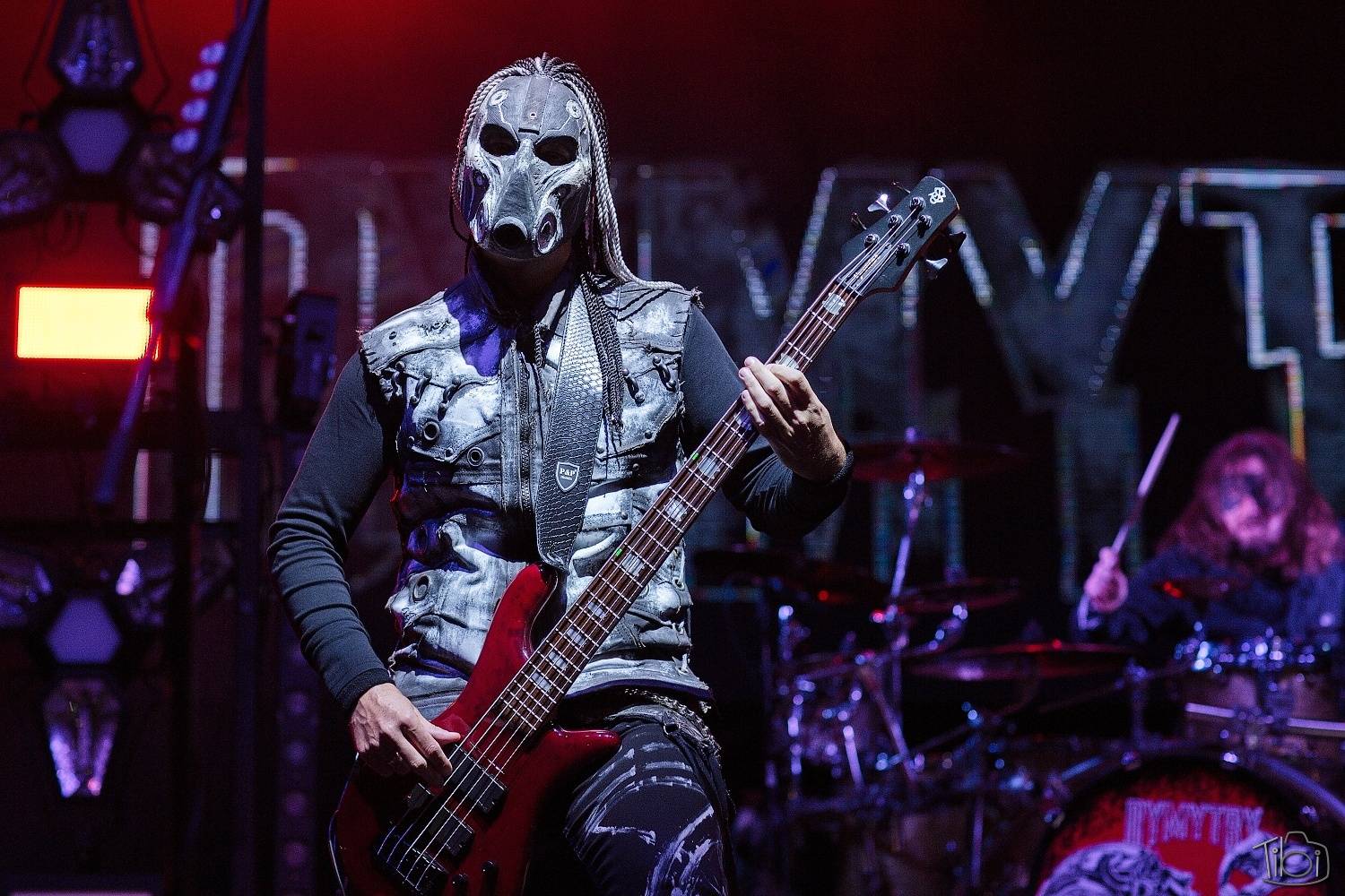 Tři sestry pily rum, pivo a zelenou, na Keltskou noc pozvaly E!E, Wohnout i Dymytry