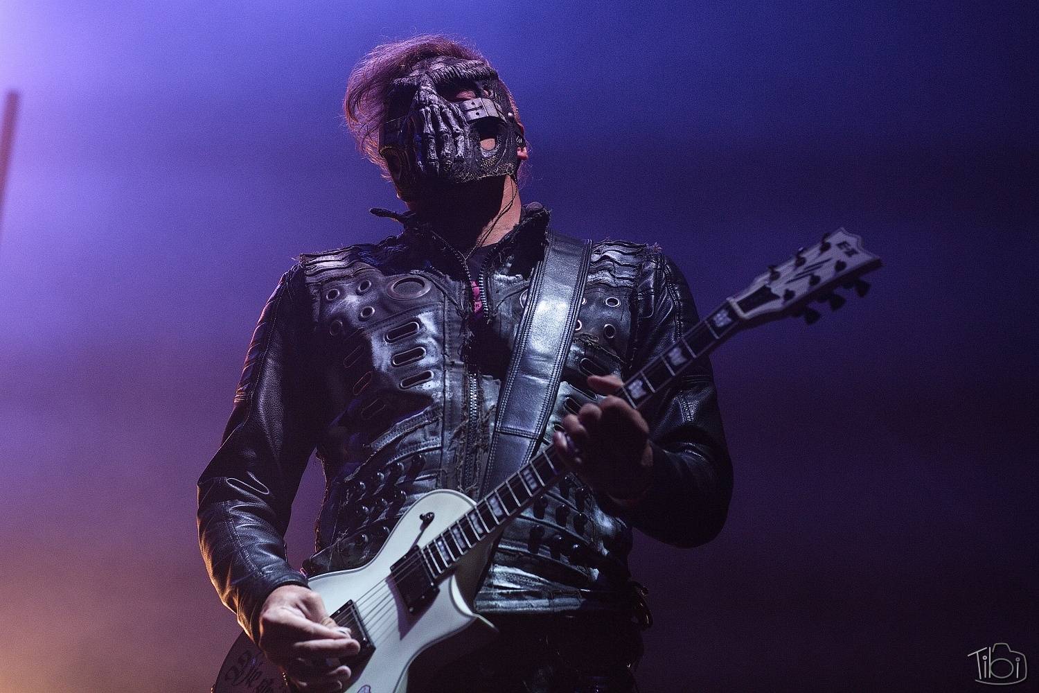 Tři sestry pily rum, pivo a zelenou, na Keltskou noc pozvaly E!E, Wohnout i Dymytry