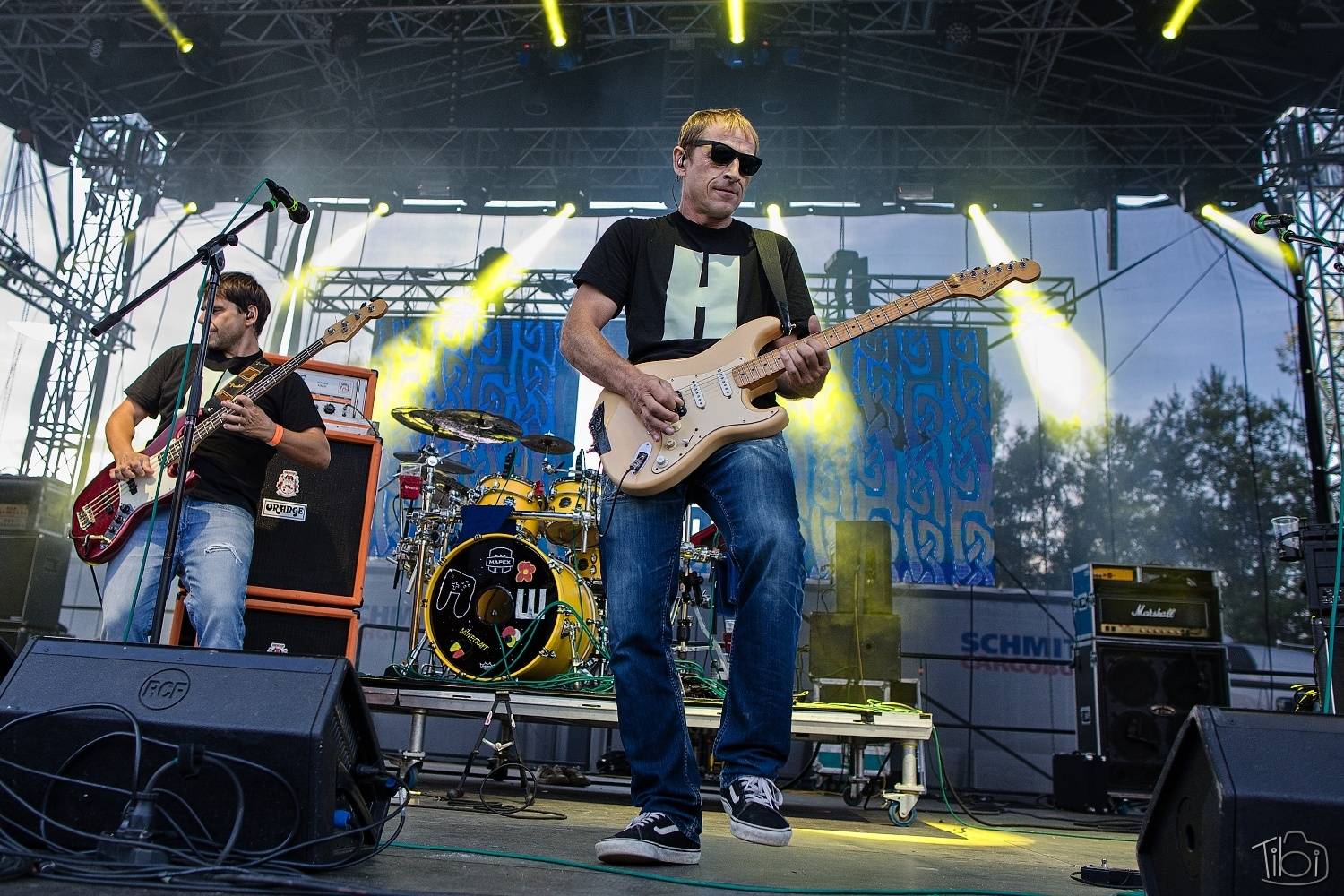 Tři sestry pily rum, pivo a zelenou, na Keltskou noc pozvaly E!E, Wohnout i Dymytry