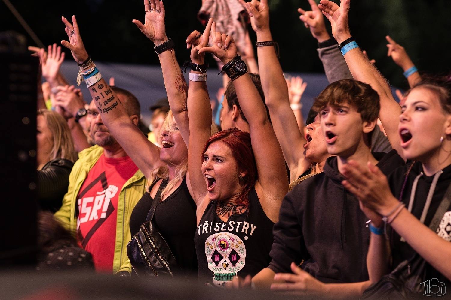 Tři sestry pily rum, pivo a zelenou, na Keltskou noc pozvaly E!E, Wohnout i Dymytry