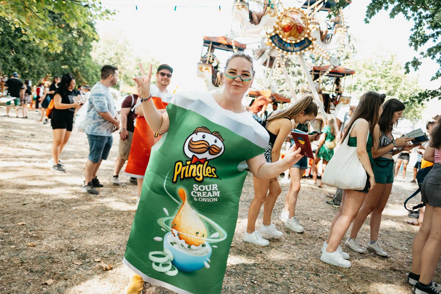 Sziget festival zahájili Dua Lipa, Nova Twins, Milky Chance i Remi Wolf