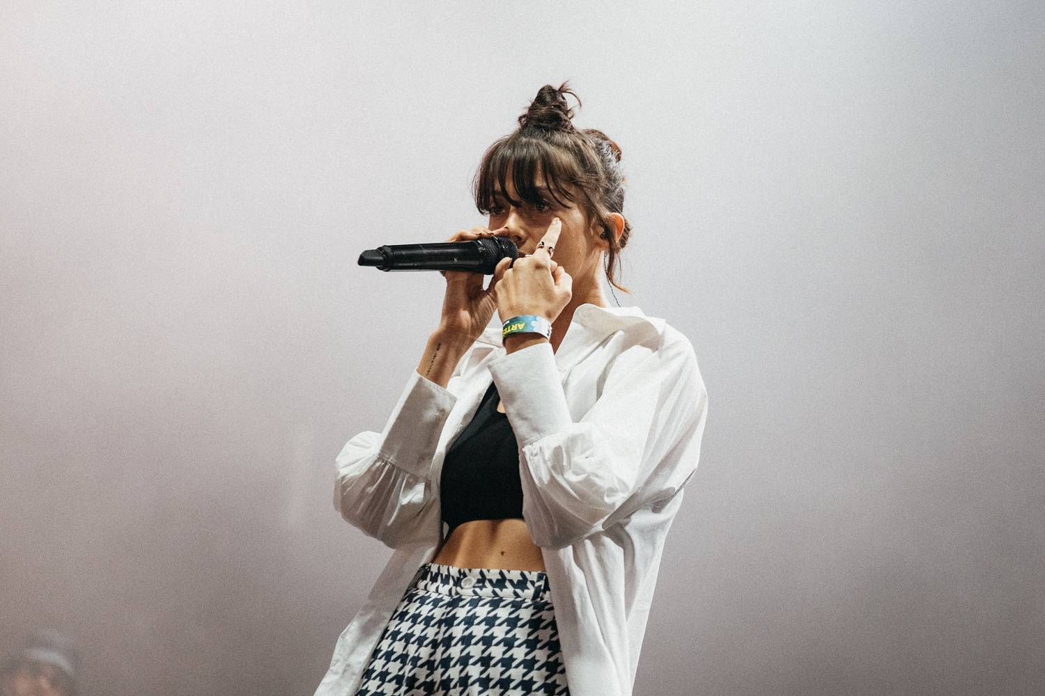 Sziget festival zahájili Dua Lipa, Nova Twins, Milky Chance i Remi Wolf