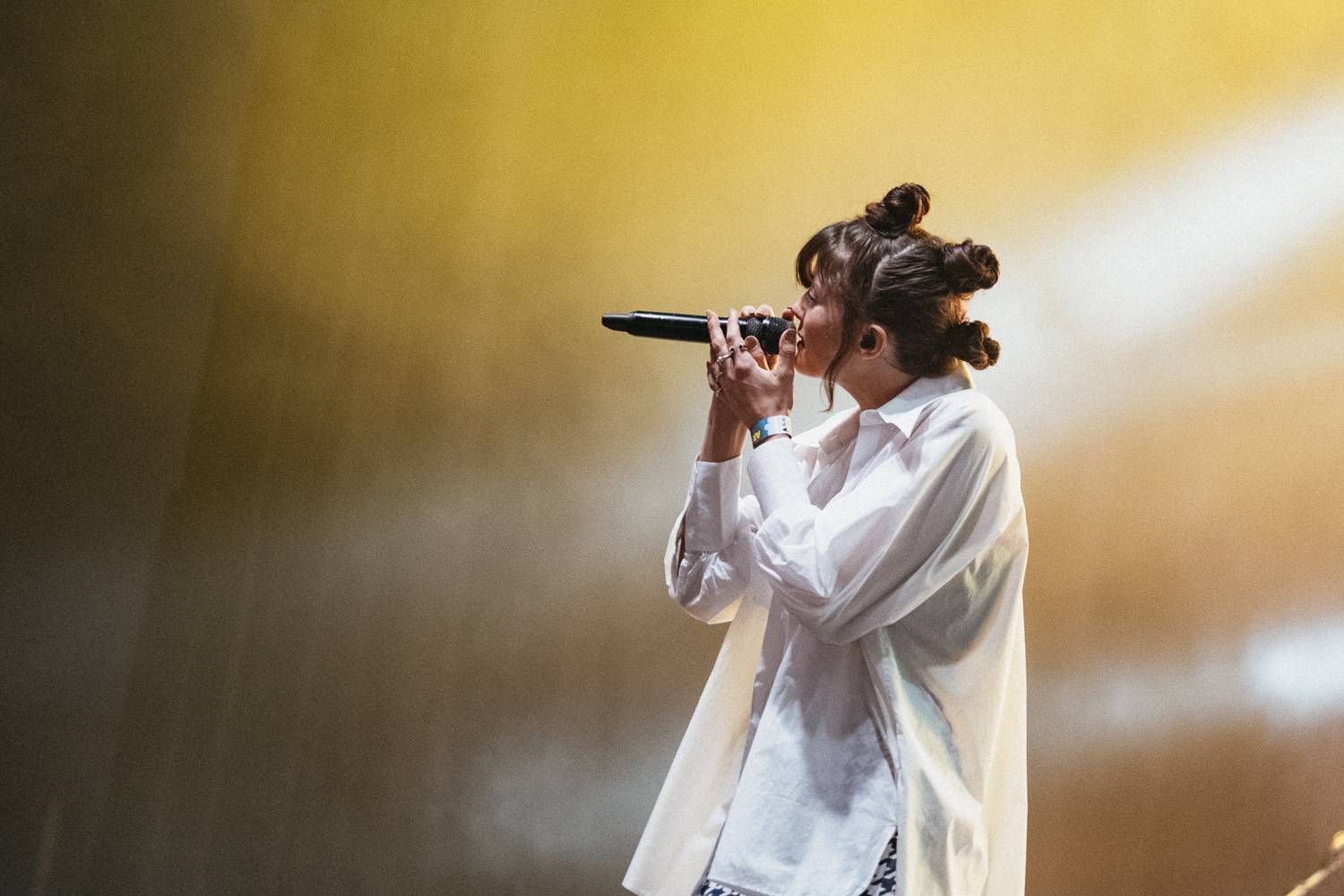 Sziget festival zahájili Dua Lipa, Nova Twins, Milky Chance i Remi Wolf