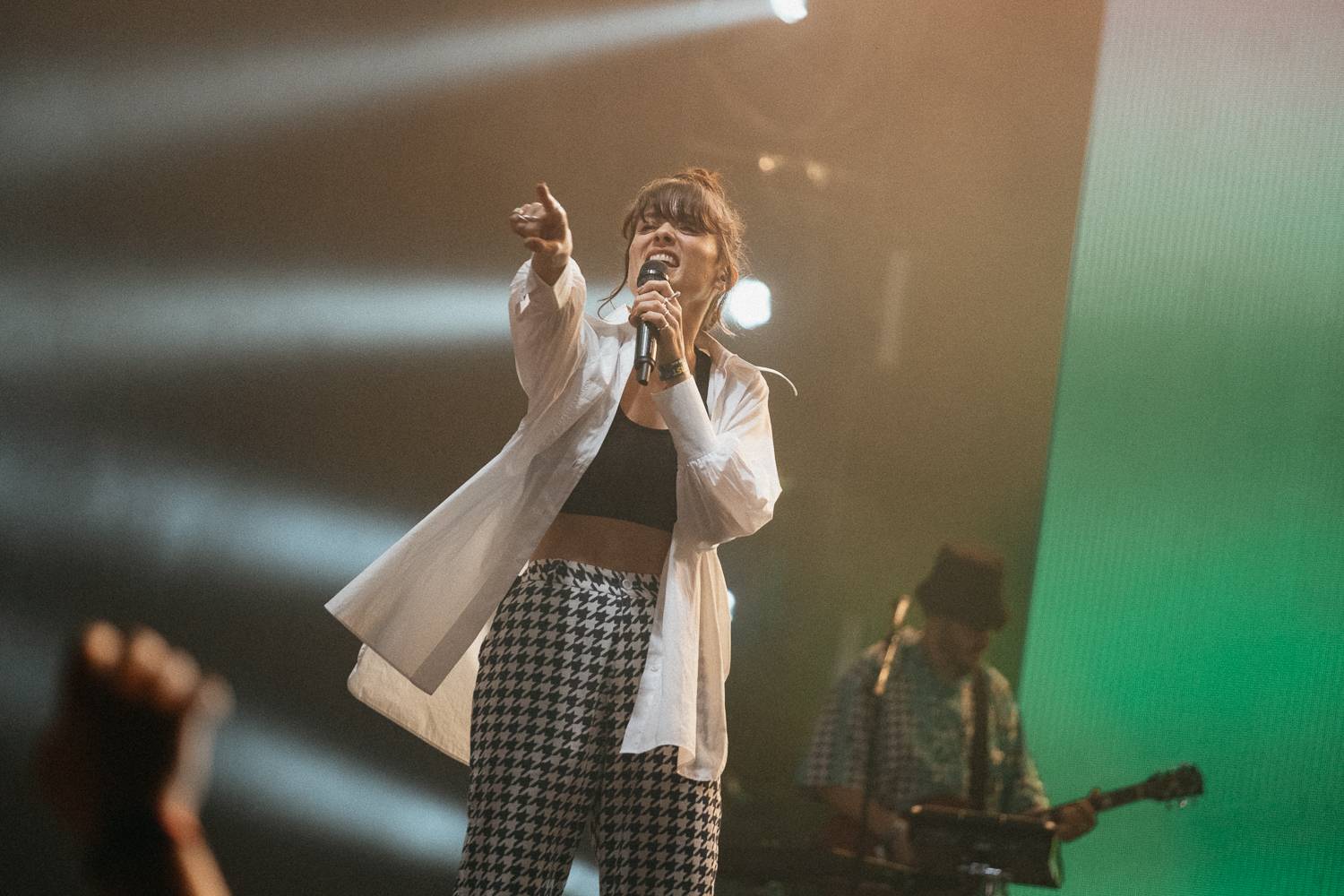 Sziget festival zahájili Dua Lipa, Nova Twins, Milky Chance i Remi Wolf