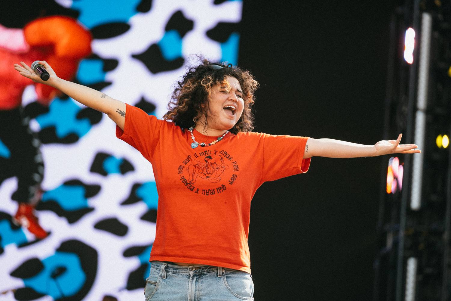 Sziget festival zahájili Dua Lipa, Nova Twins, Milky Chance i Remi Wolf