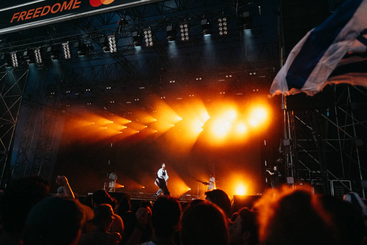 Sziget festival zahájili Dua Lipa, Nova Twins, Milky Chance i Remi Wolf