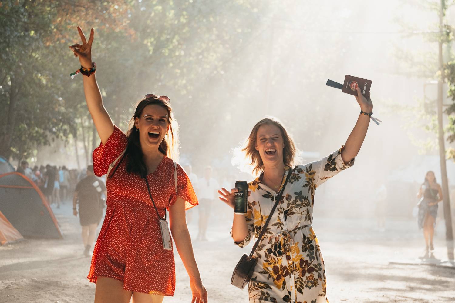 Sziget festival zahájili Dua Lipa, Nova Twins, Milky Chance i Remi Wolf