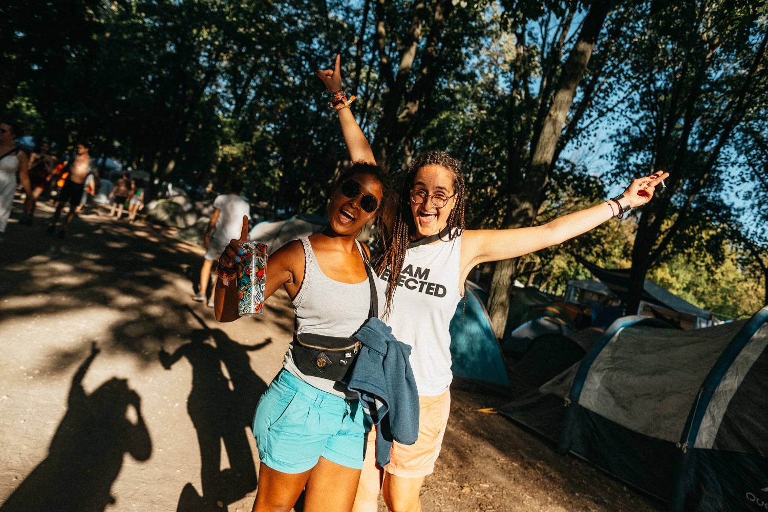 Sziget festival zahájili Dua Lipa, Nova Twins, Milky Chance i Remi Wolf