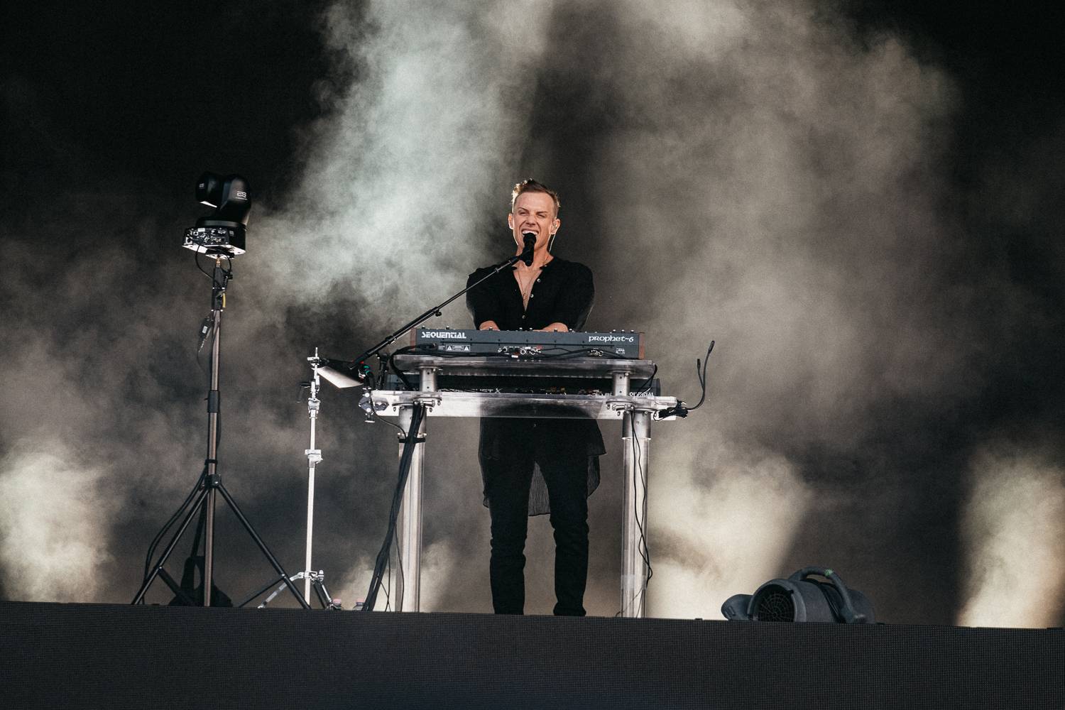 Sziget festival zahájili Dua Lipa, Nova Twins, Milky Chance i Remi Wolf