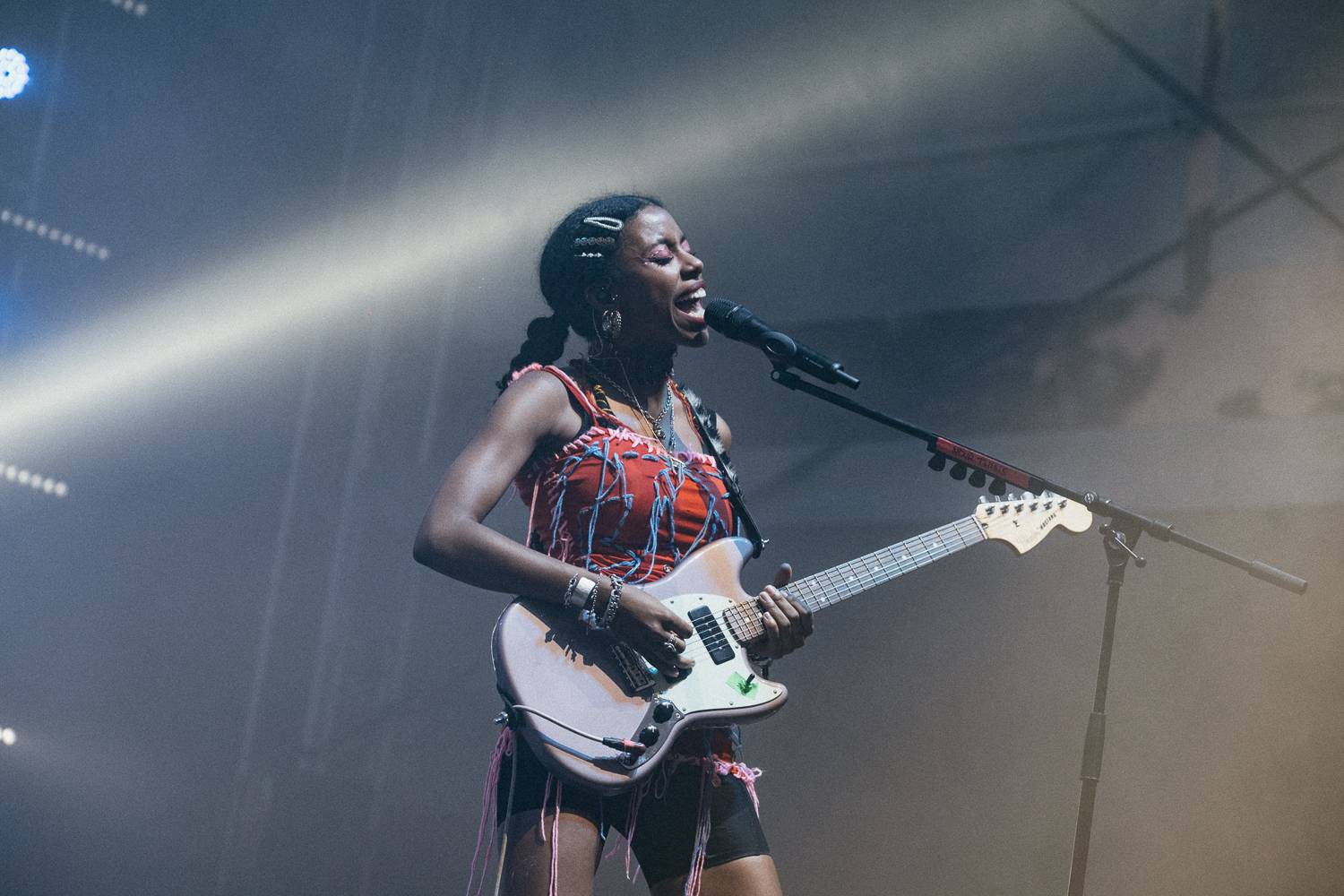 Sziget festival zahájili Dua Lipa, Nova Twins, Milky Chance i Remi Wolf