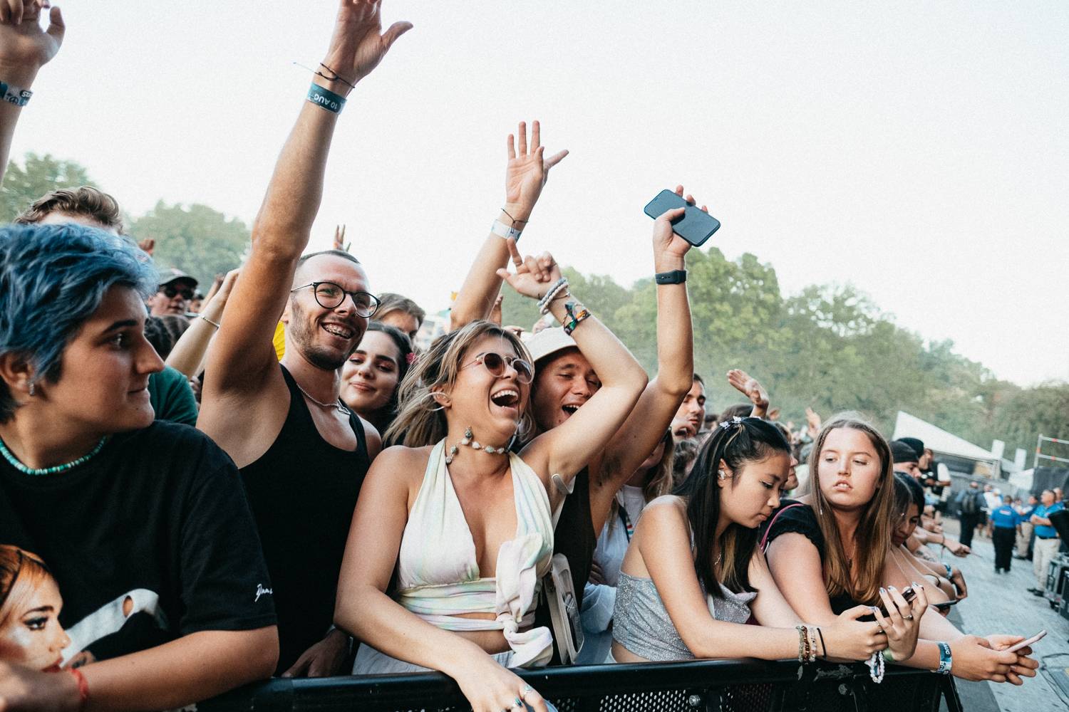 Sziget festival zahájili Dua Lipa, Nova Twins, Milky Chance i Remi Wolf