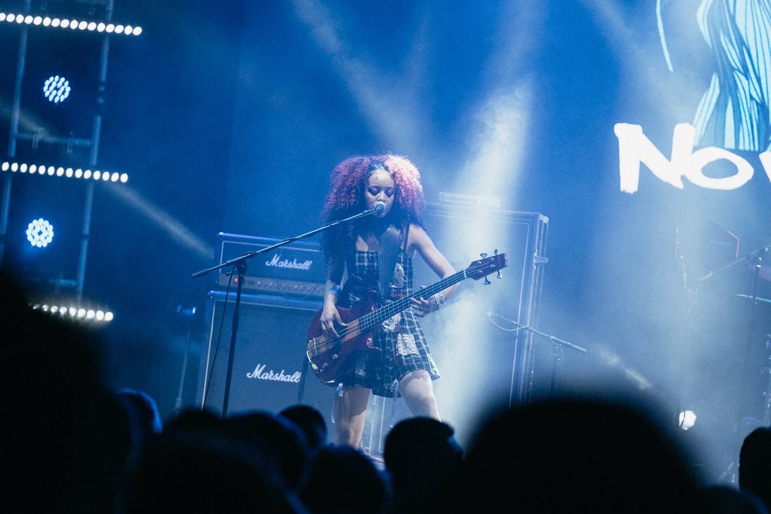 Sziget festival zahájili Dua Lipa, Nova Twins, Milky Chance i Remi Wolf