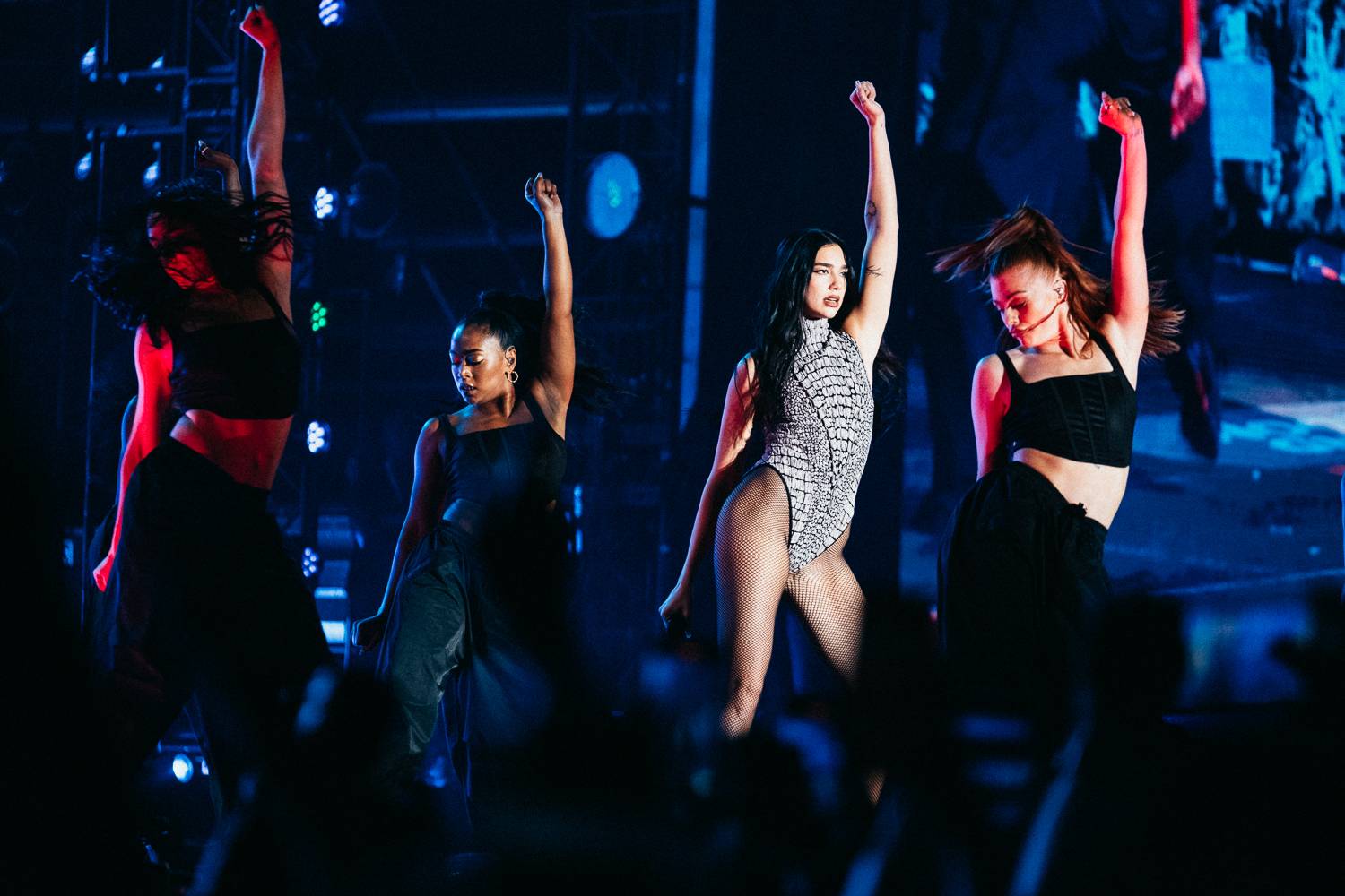 Sziget festival zahájili Dua Lipa, Nova Twins, Milky Chance i Remi Wolf