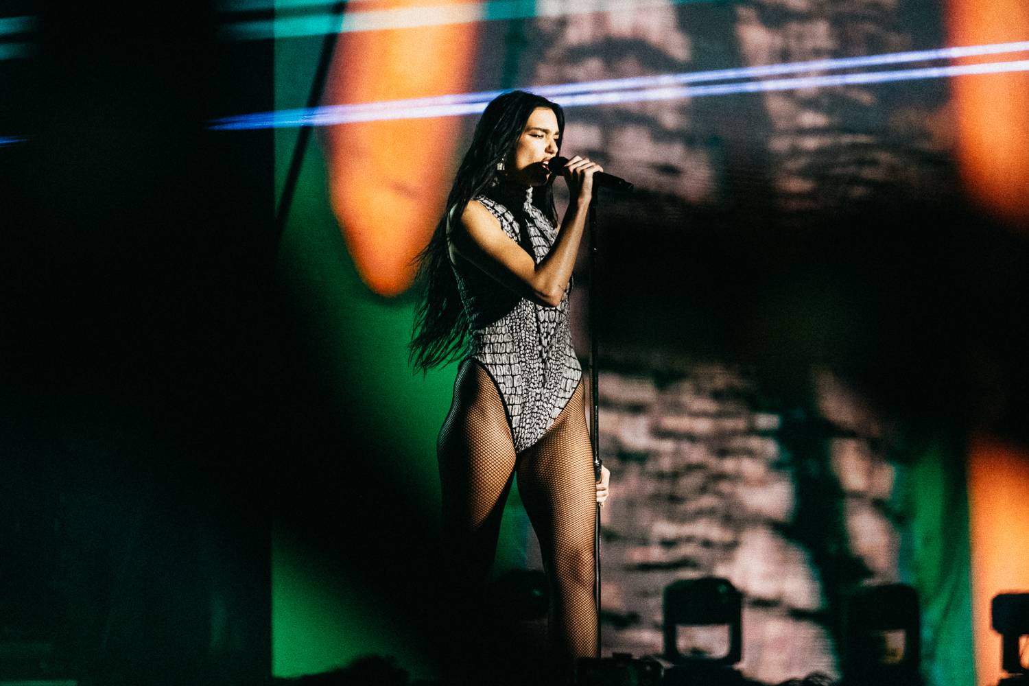 Sziget festival zahájili Dua Lipa, Nova Twins, Milky Chance i Remi Wolf