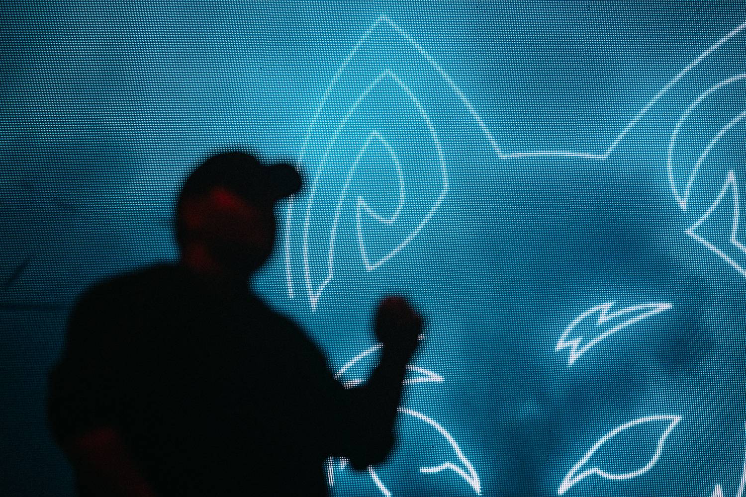 Sziget festival zahájili Dua Lipa, Nova Twins, Milky Chance i Remi Wolf