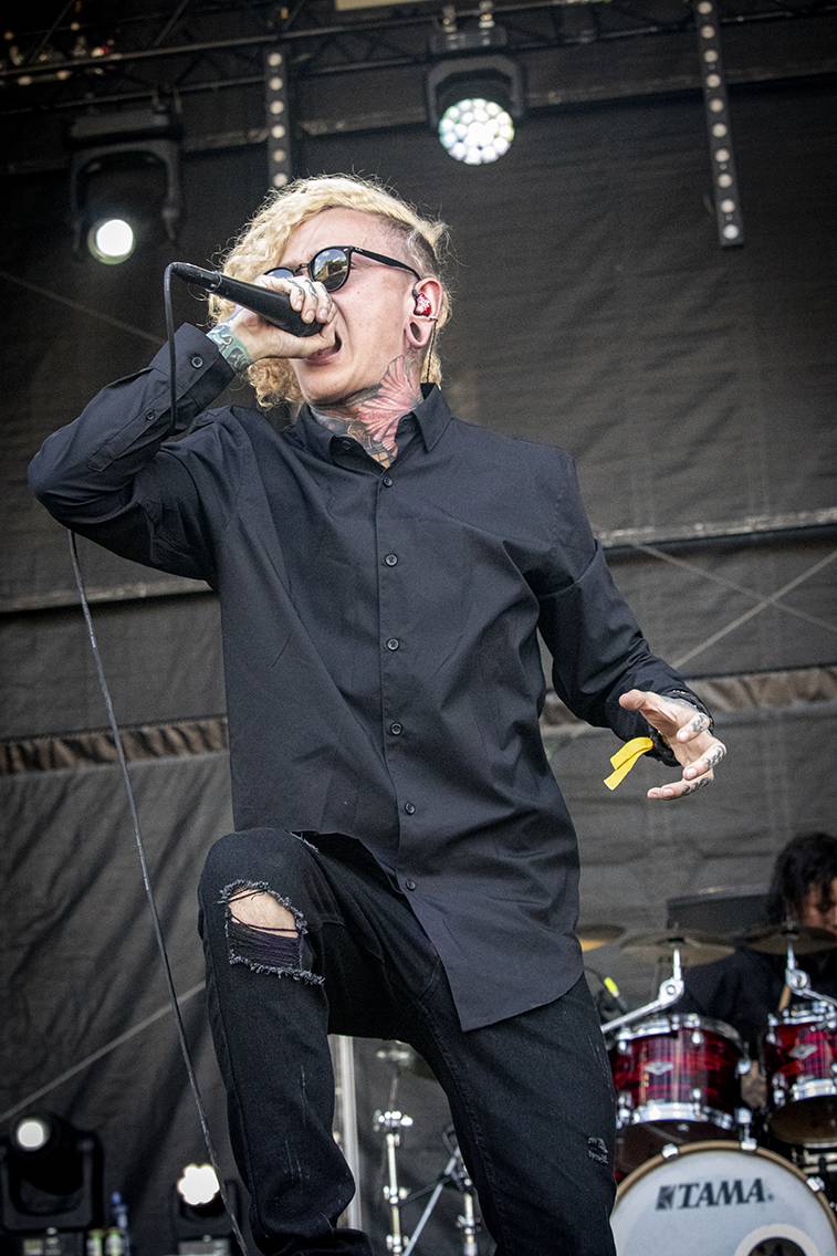 Na Brutal Assault se plavalo nad hlavami a pařilo v kotli. Ukázali se Lorna Shore, Jinjer, Cannibal Corpse nebo Dark Funeral