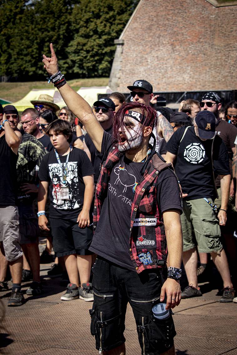 Na Brutal Assault se plavalo nad hlavami a pařilo v kotli. Ukázali se Lorna Shore, Jinjer, Cannibal Corpse nebo Dark Funeral