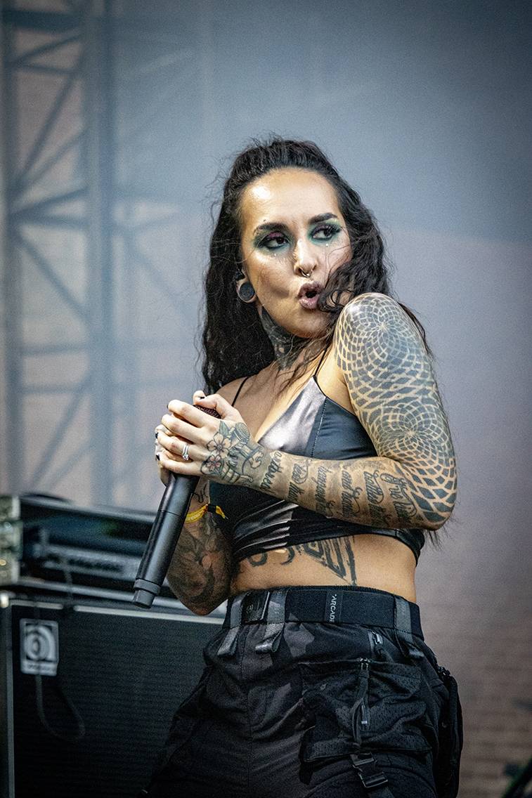 Na Brutal Assault se plavalo nad hlavami a pařilo v kotli. Ukázali se Lorna Shore, Jinjer, Cannibal Corpse nebo Dark Funeral