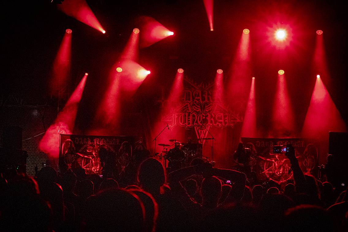 Na Brutal Assault se plavalo nad hlavami a pařilo v kotli. Ukázali se Lorna Shore, Jinjer, Cannibal Corpse nebo Dark Funeral