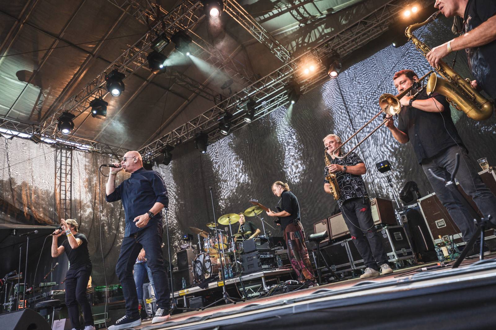 Ledárnami Braník zněly písně J.A.R., tančilo se celý večer