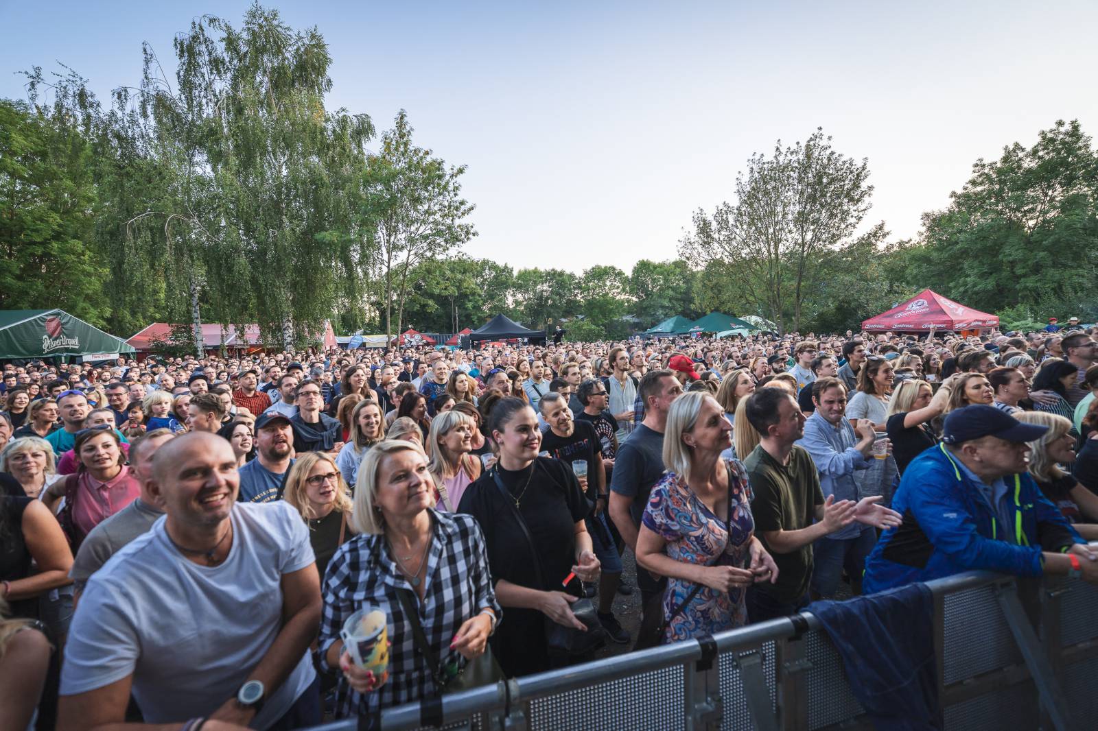 Ledárnami Braník zněly písně J.A.R., tančilo se celý večer