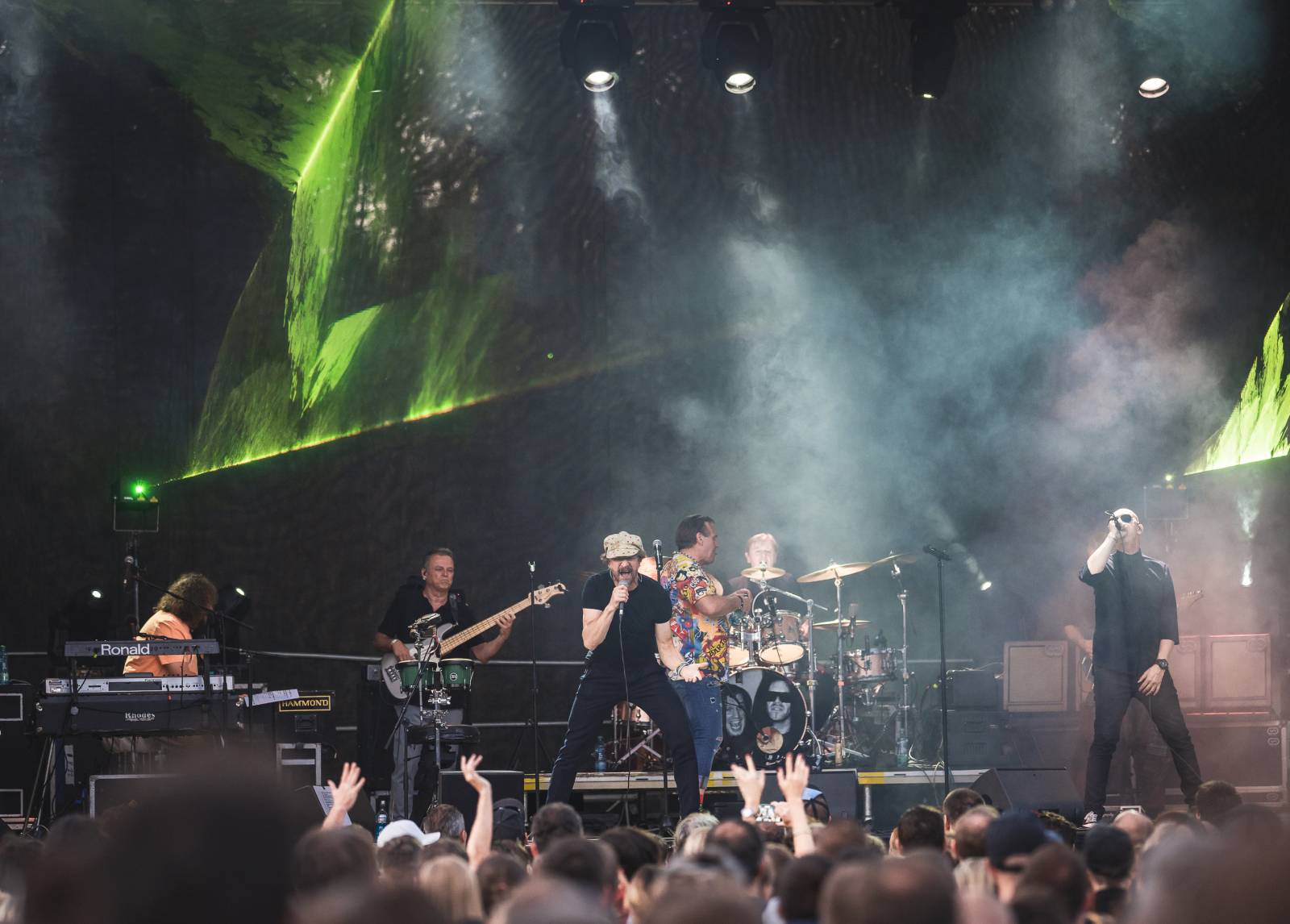 Ledárnami Braník zněly písně J.A.R., tančilo se celý večer