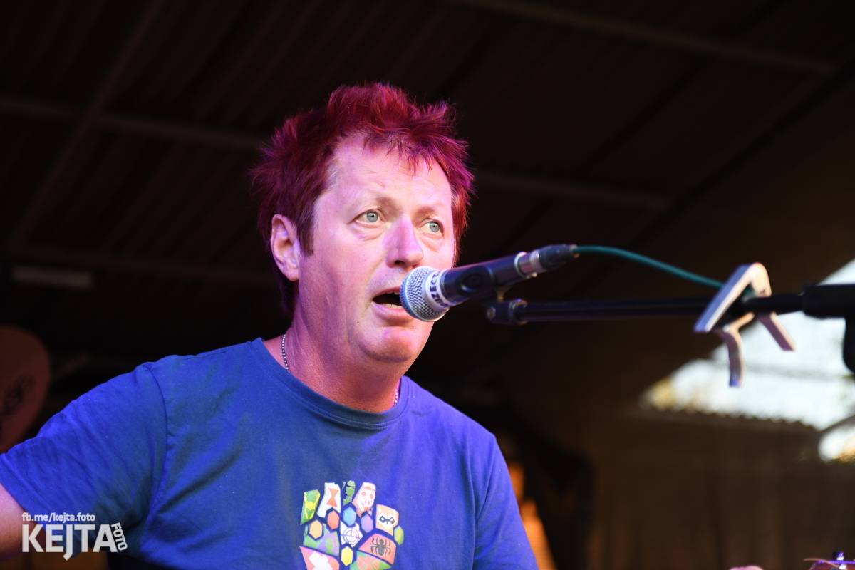 Znouzectnost poprvé zahrála v pražském Crossu, přivezla si s sebou Démophobii