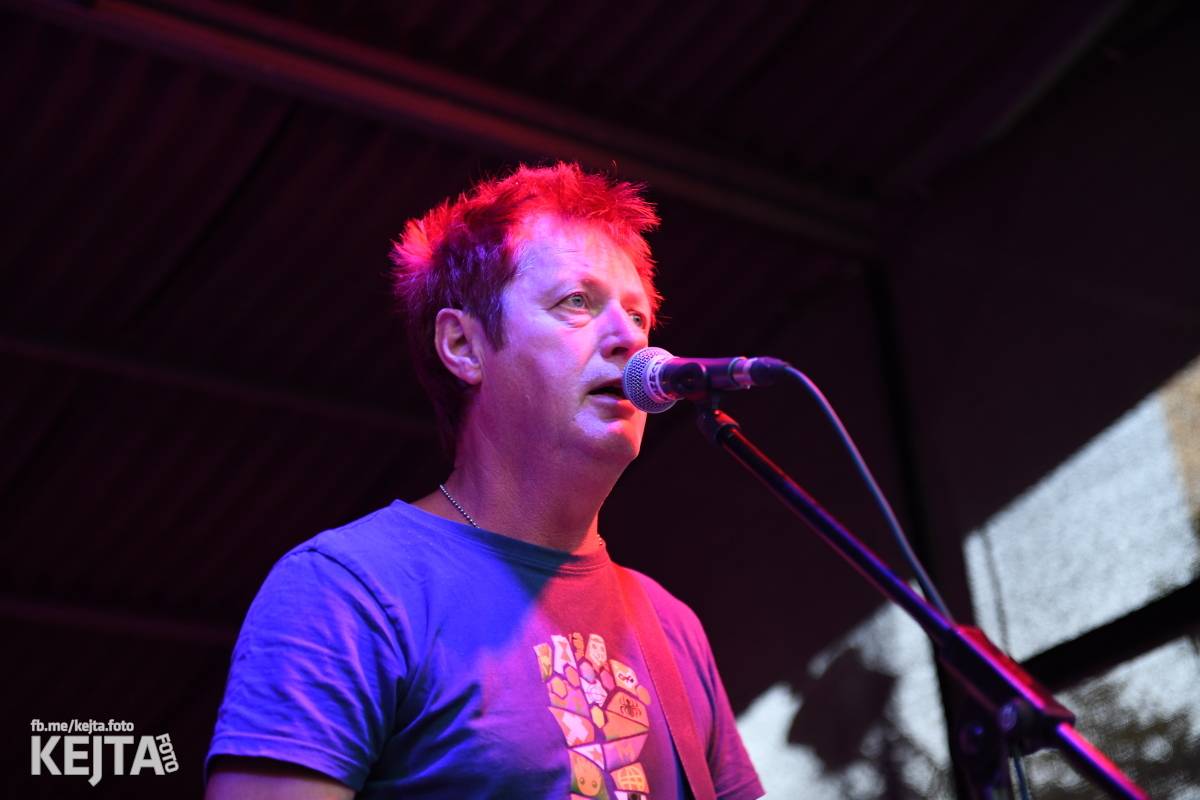 Znouzectnost poprvé zahrála v pražském Crossu, přivezla si s sebou Démophobii