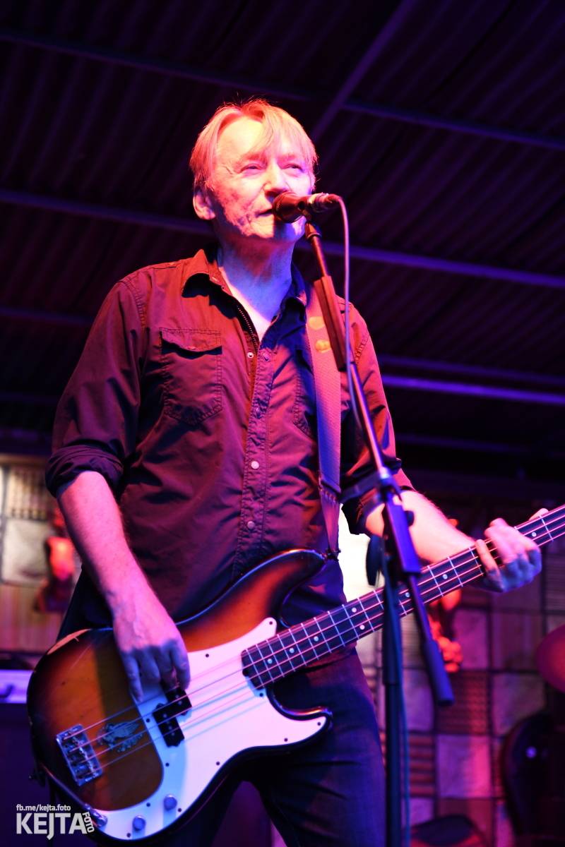 Znouzectnost poprvé zahrála v pražském Crossu, přivezla si s sebou Démophobii