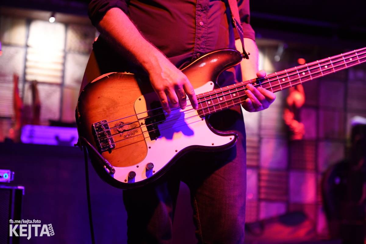 Znouzectnost poprvé zahrála v pražském Crossu, přivezla si s sebou Démophobii