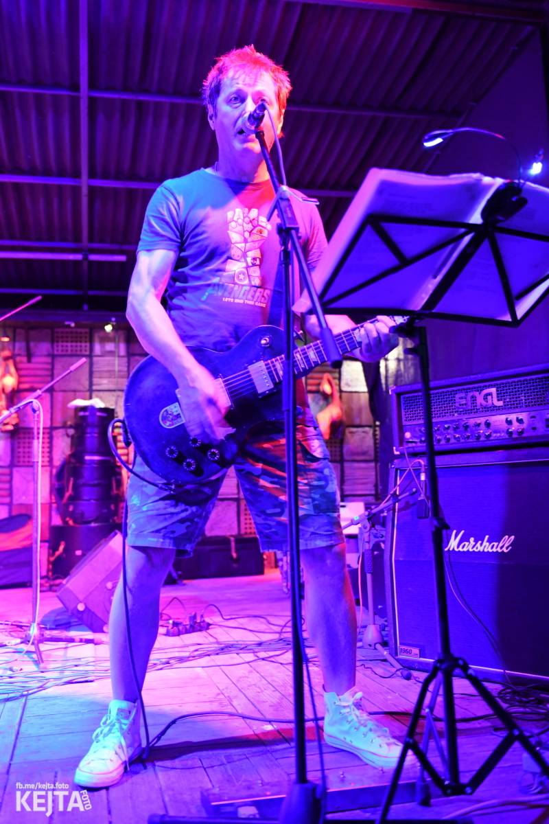 Znouzectnost poprvé zahrála v pražském Crossu, přivezla si s sebou Démophobii