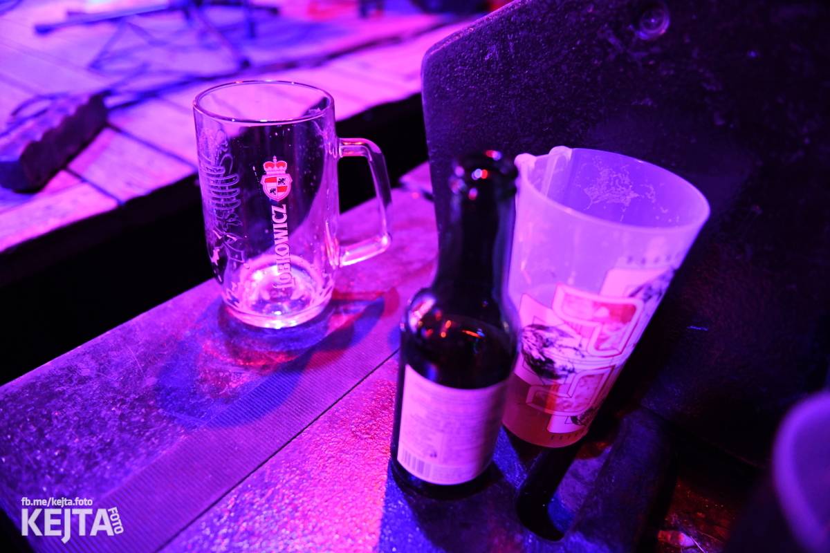 Znouzectnost poprvé zahrála v pražském Crossu, přivezla si s sebou Démophobii