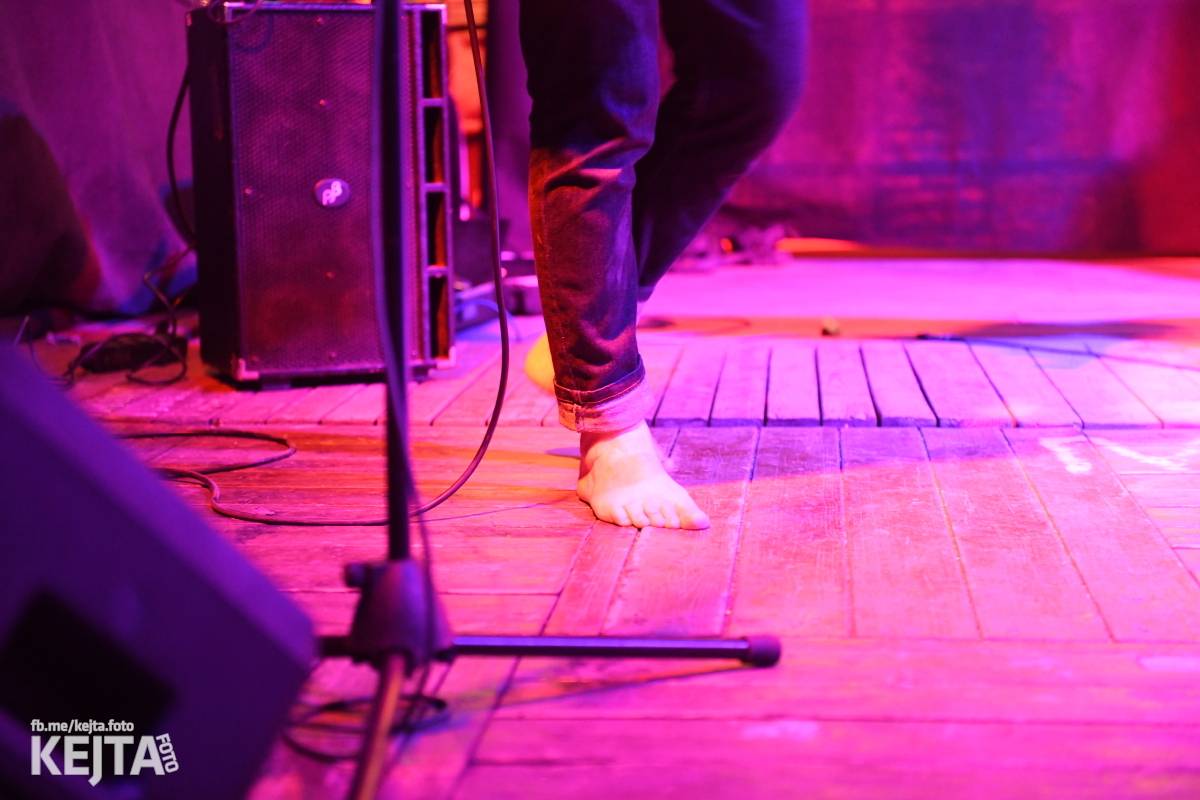 Znouzectnost poprvé zahrála v pražském Crossu, přivezla si s sebou Démophobii