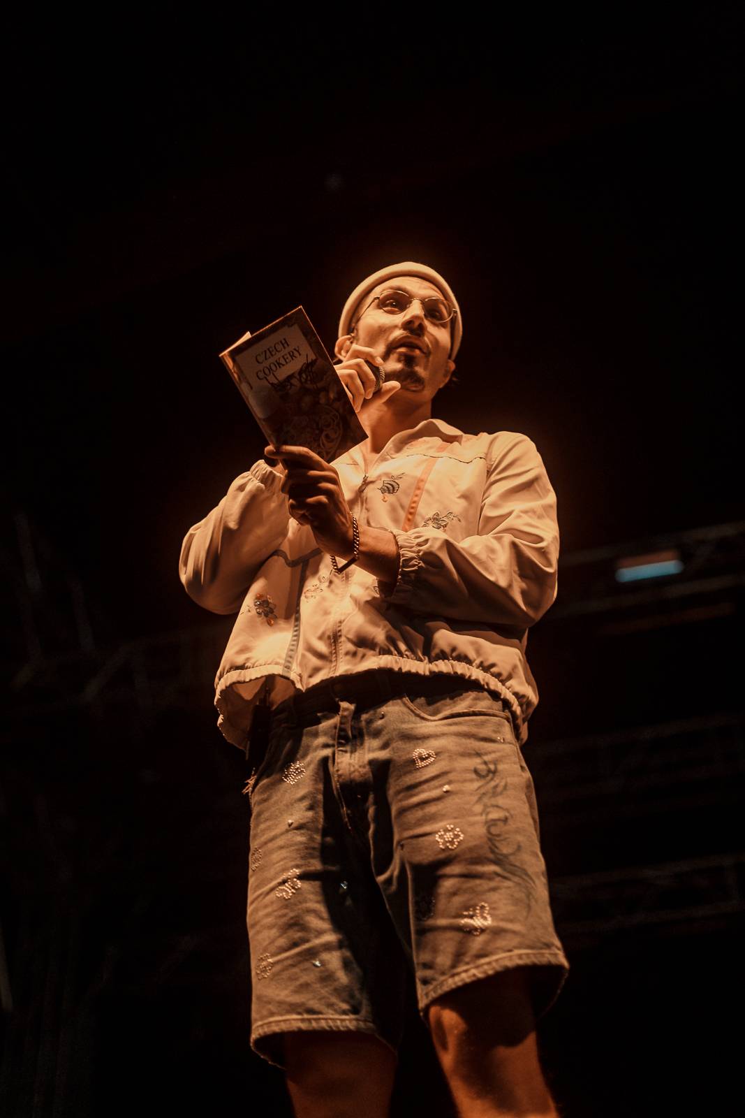 Palaye Royale vystoupili v Praze, fanouškům házeli růže a zahráli své nejdepresivnější písničky