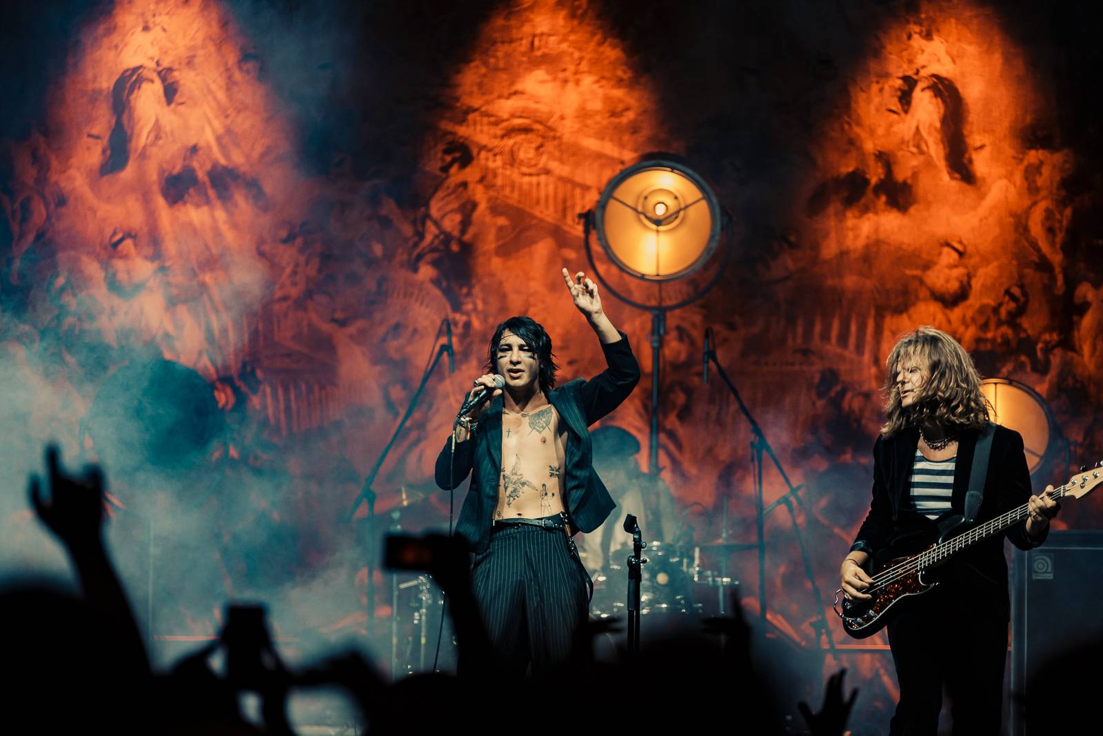 Palaye Royale vystoupili v Praze, fanouškům házeli růže a zahráli své nejdepresivnější písničky