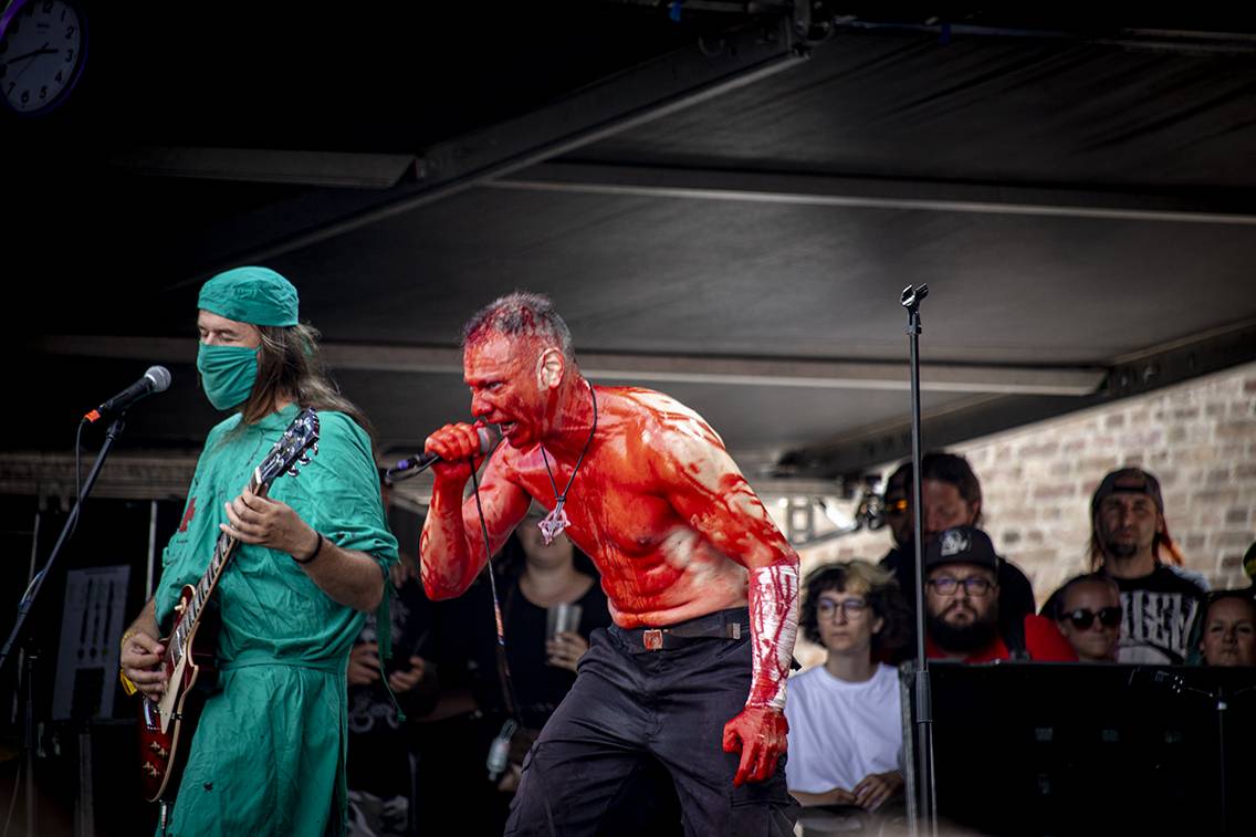 Brutal Assault je za námi. Pořádnou dávku ironie přivezla Insania a pravý blackmetal Mayhem