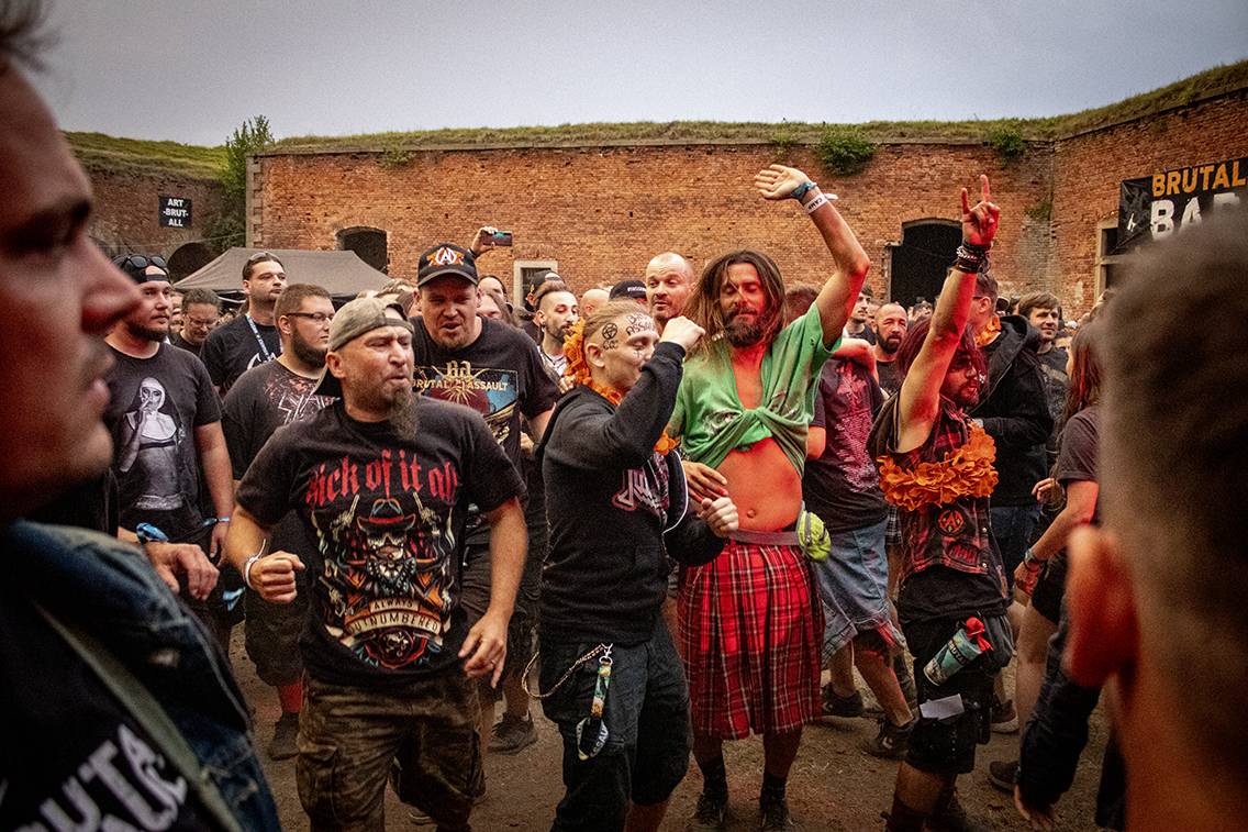 Brutal Assault je za námi. Pořádnou dávku ironie přivezla Insania a pravý blackmetal Mayhem