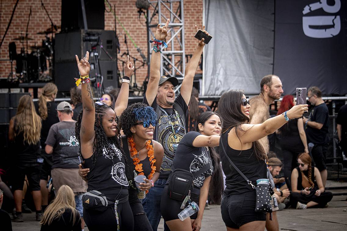 Brutal Assault je za námi. Pořádnou dávku ironie přivezla Insania a pravý blackmetal Mayhem