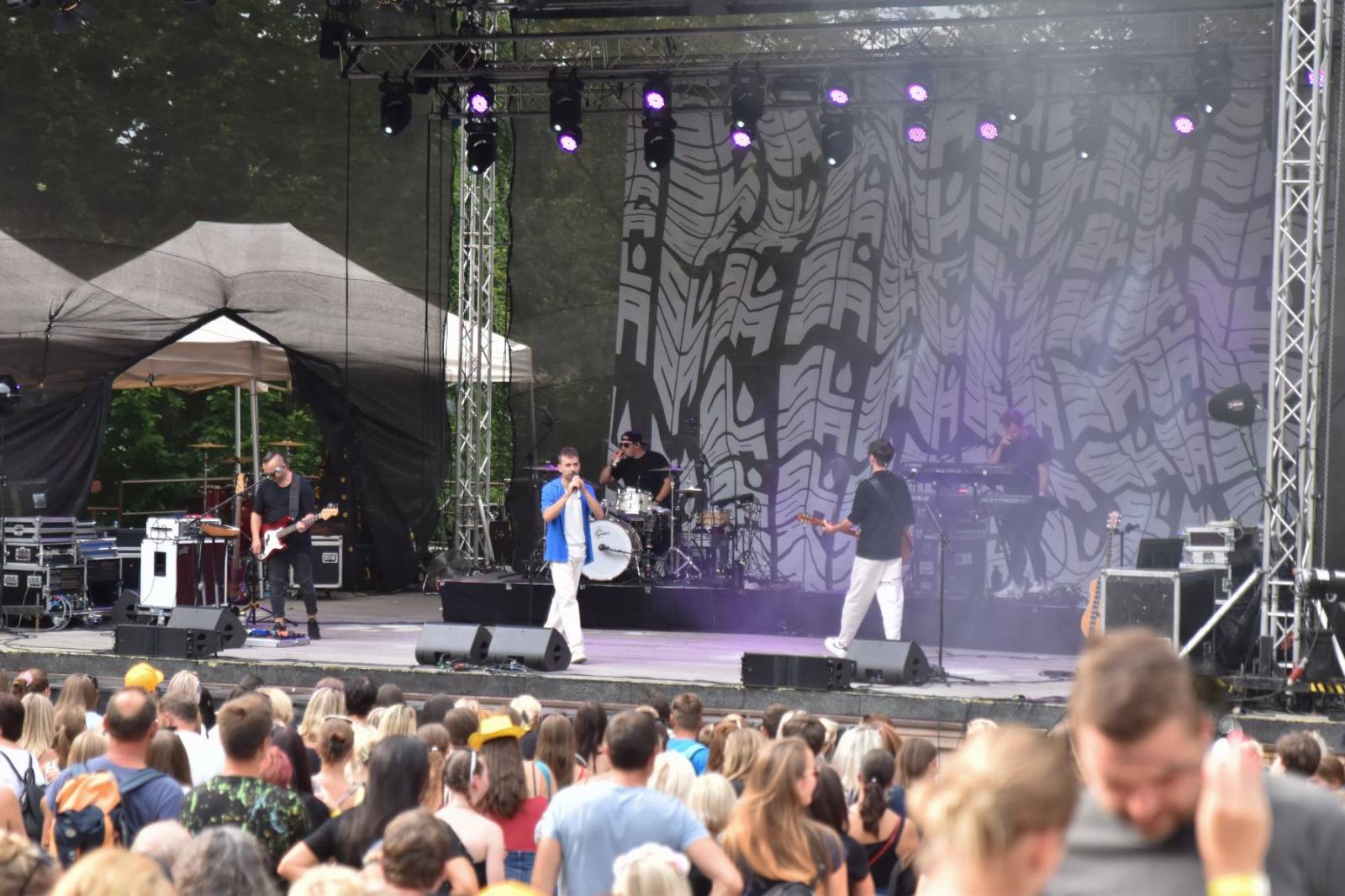 Na Konopišti bylo veselo, přijeli Marta Jandová, Vojtaano, Rybičky 48, Tomáš Klus i Slza