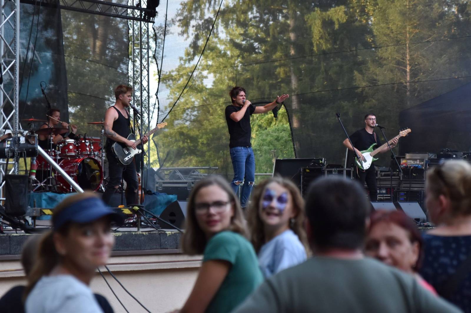Na Konopišti bylo veselo, přijeli Marta Jandová, Vojtaano, Rybičky 48, Tomáš Klus i Slza