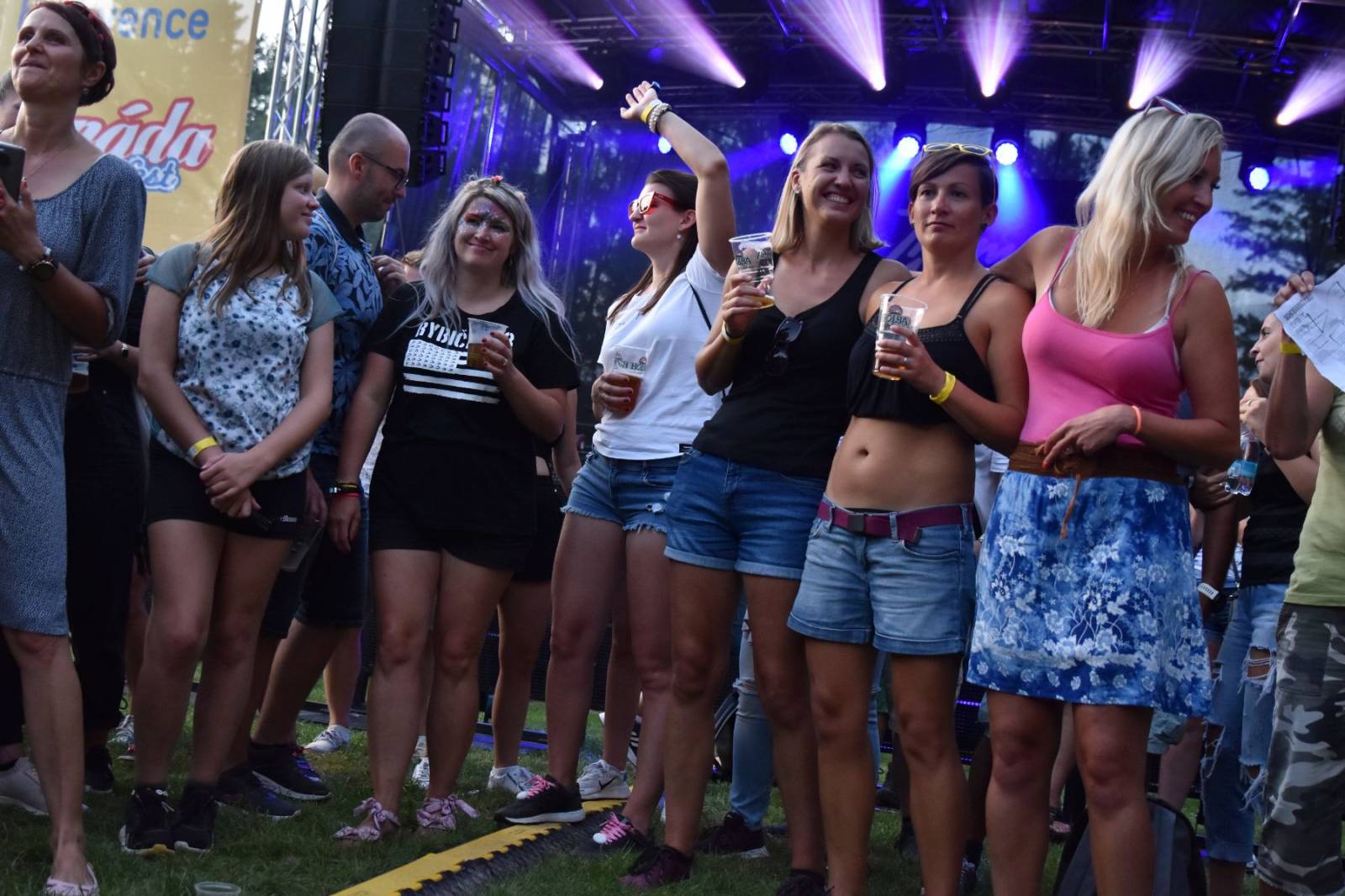 Na Konopišti bylo veselo, přijeli Marta Jandová, Vojtaano, Rybičky 48, Tomáš Klus i Slza