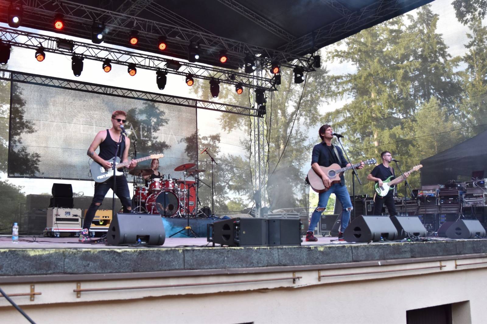 Na Konopišti bylo veselo, přijeli Marta Jandová, Vojtaano, Rybičky 48, Tomáš Klus i Slza