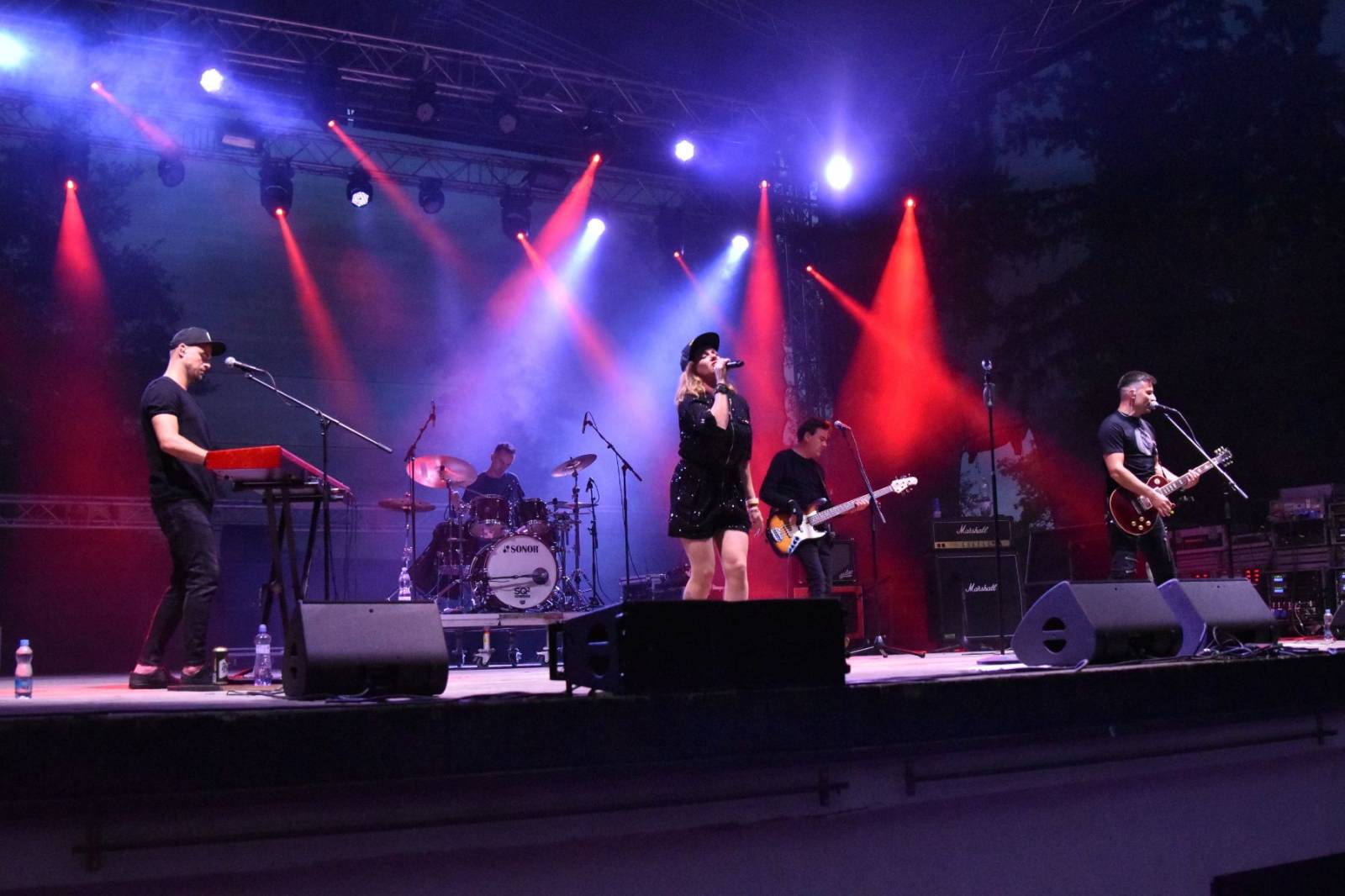 Na Konopišti bylo veselo, přijeli Marta Jandová, Vojtaano, Rybičky 48, Tomáš Klus i Slza