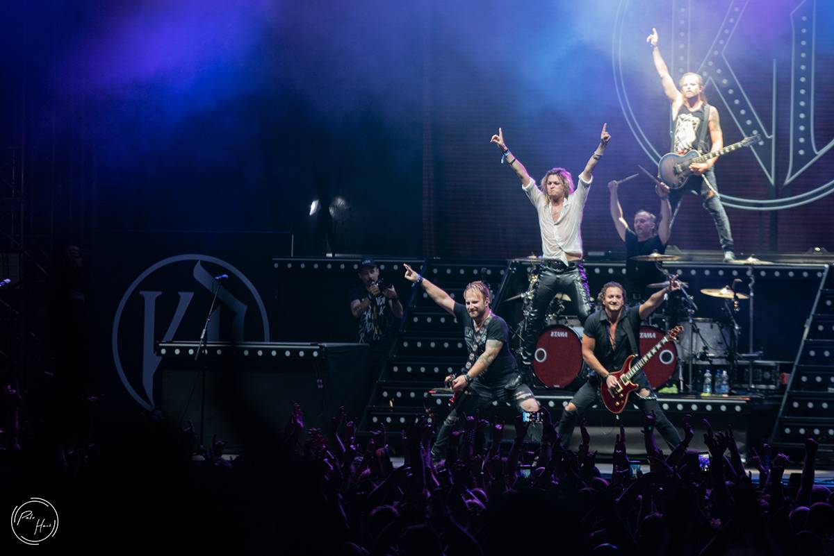 Horko, déšť i evakuace areálu. První den Rock Castle přivítal Týr, Slope, Erica Martina i Kissin' Dynamite