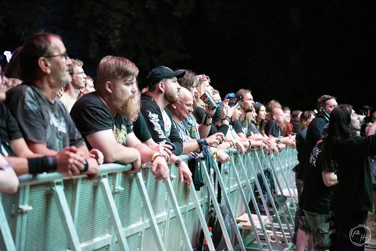 Horko, déšť i evakuace areálu. První den Rock Castle přivítal Týr, Slope, Erica Martina i Kissin' Dynamite